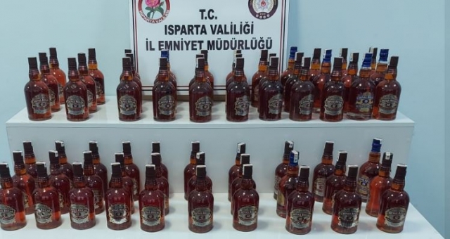 Isparta'da kaçak ve sahte alkol operasyonu