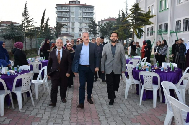 Isparta'da Kız Öğrenci Yurdunda İftar Programı Düzenlendi