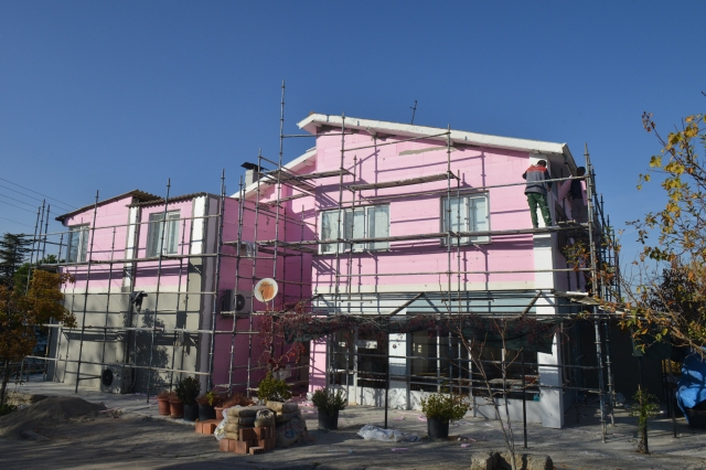 Isparta'da mahalle sosyal tesisleri tek tek elden geçiriliyor