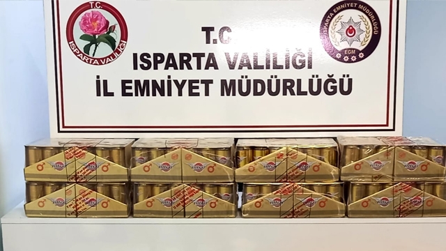 Isparta'da merdiven altı, yasadışı ve ruhsatsız üretilen mallar ele geçirildi