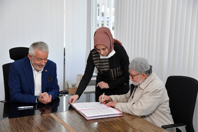 Isparta'da mezarlıktaki derneğe ait alanların
kullanım hakkı belediyeye geçti