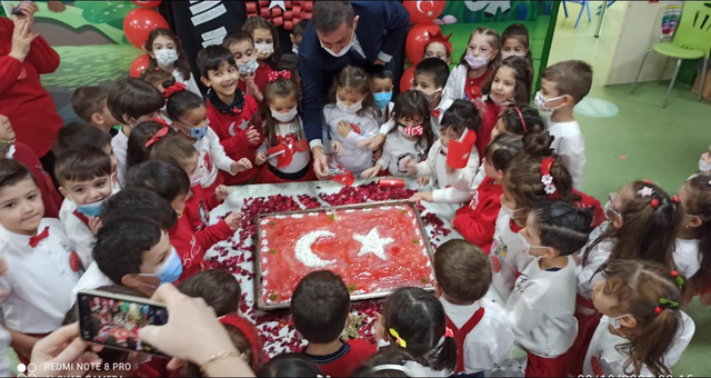 Isparta'da miniklerden  “Şanlı Bayrağım” bayrak sergisi