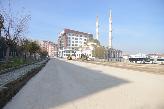 Isparta'da  Müftülük Camii etrafında çevre düzenlemesi yapılıyor