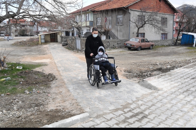 Isparta'da Mustafa’nın yol engeli kaldırıldı