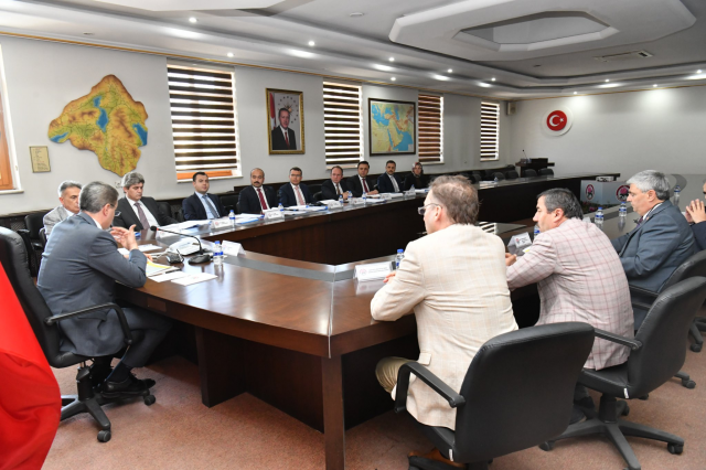 Isparta'da öğrencilerinin yurt imkanlarının ele alındığı bir toplantı düzenlendi