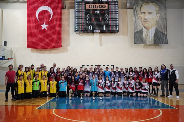 Isparta'da Okul Sporları Futsal İl Birinciliği Tamamlandı