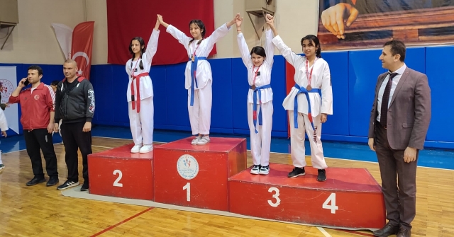 Isparta'da Okul Sporları Taekwondo İl Birinciliği Gerçekleştirildi