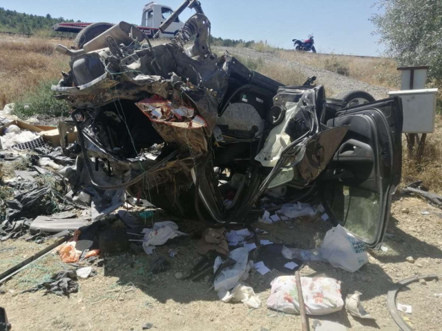​Isparta'da Otomobil Kazası: 2'si Ağır 4 Kişi Yaralandı
