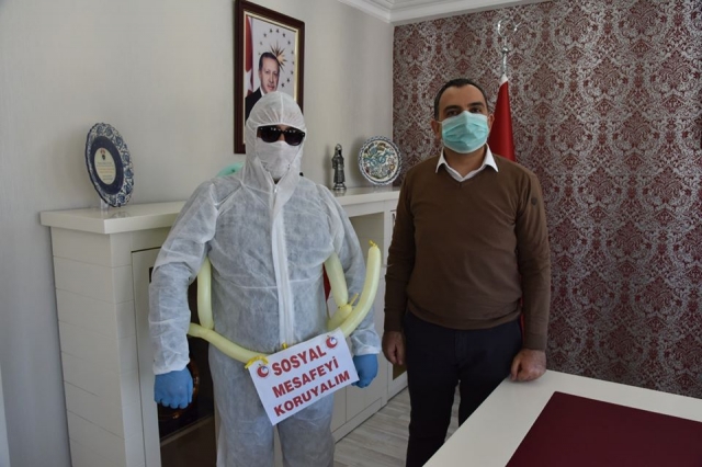 Isparta'da sosyal mesafeyi koruyalım uyarısı