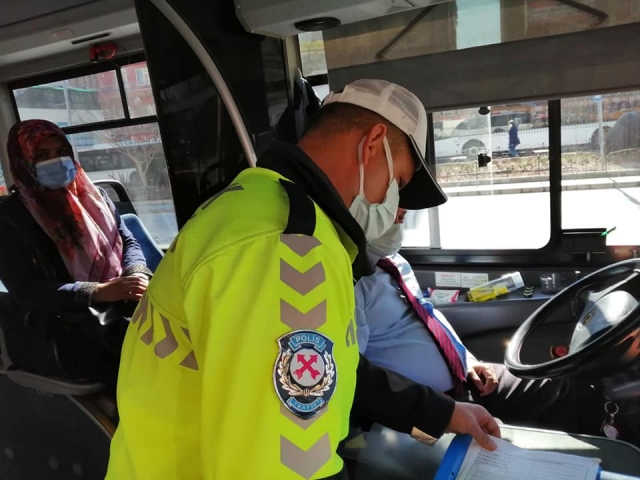 Isparta'da toplu ulaşım araçları ve okul servisleri denetlendi