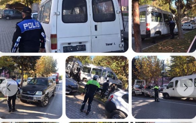 Isparta'da  trafiği engelleyen araçlar kaldırıldı