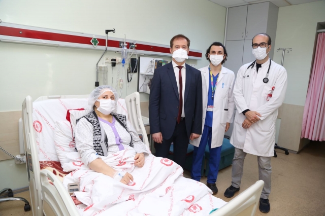 Isparta'da Türkiye’nin Erişkin Ebstein Anomalisine Yönelik İlk Üç Boyutlu Ameliyatı Gerçekleştirildi
