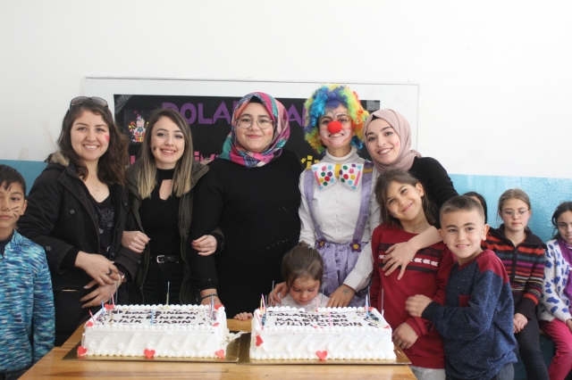 Isparta'da Üniversite Öğrencilerinden “Sevgi Sarmalı” Projesi