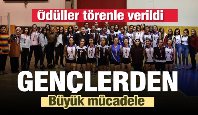 Isparta'da voleybol'un şampiyonlarına ödül! Büyük heyecan yaşandı