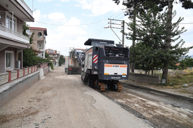 Isparta'da ​Yeni freze makinesi işbaşı yaptı