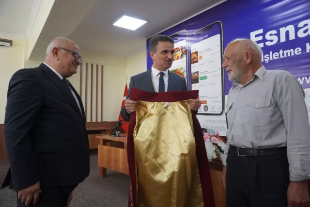 Isparta'da Yılın Ahisi Ramazan Usta kaftan giydi