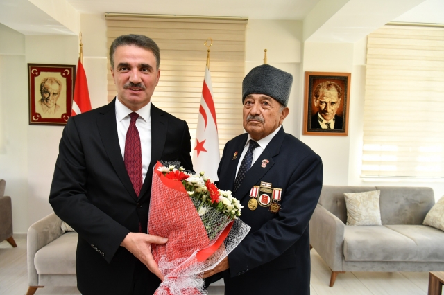 Isparta'da Zafer Bayramı’nda Aziz Şehitlerimiz ve Kahraman Gazilerimiz Unutulmadı