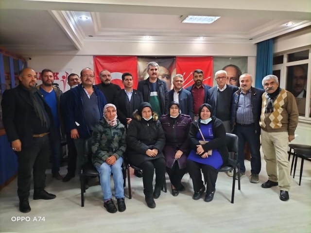 Isparta'daki EYT'liler siyasi parti ziyaretlerine ağırlık vermeye başladı