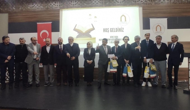 
Isparta'dan Furkan Tayyip Çelik, Genç Sada Kur'an-ı Kerim Yarışması'nda Türkiye Finaline Kalma Hakkı Elde Etti