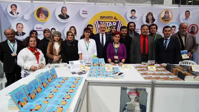“Ispartalı okumasını seviyor,laf olsun diye kitap almıyor”