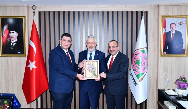 “ISPARTALININ BİR KURUŞUNU DAHİ EN İYİ
ŞEKİLDE DEĞERLENDİRECEĞİNE İNANIYORUZ”