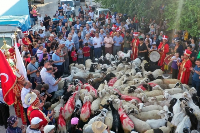 Isparta'nın 400 yıllık  Kurban indirme  geleneği
