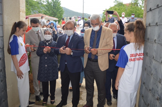 Isparta'nın ilçelerinde de Hayat Boyu Öğrenme Şenliği Yapılıyor...