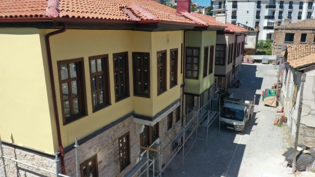 Isparta'nın kalbindeki tarihi alanlar yeniden kente kazandırılıyor