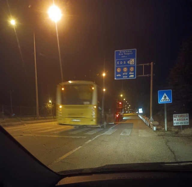 Istanbul Büyükşehir Belediyesi'ne Ait Araç, İmamoğlu'nun Ekibini Taşırken Yolda Kaldı