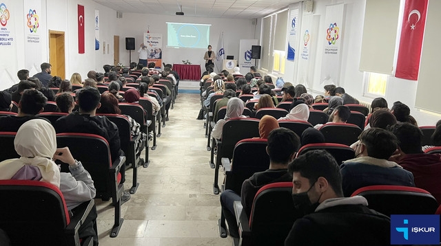 ISUBÜ ÖĞRENCİLERİNE İŞ KULÜBÜ EĞİTİMİ DÜZENLENDİ HABERİ 

