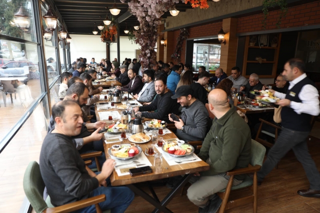 İYİ PARTİ BELEDİYE BAŞKAN ADAYI AHMET TURAL'IN 10 OCAK ÇALIŞAN GAZETECİLER GÜNÜ MESAJI