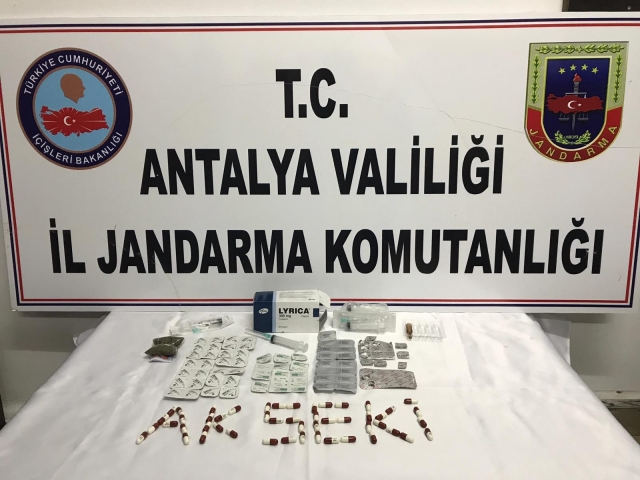 Jandarma uyarıcı madde ele geçirdi 