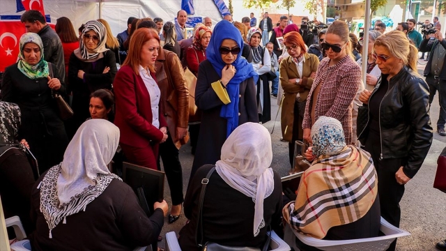 Kadın öğretmenlerden Diyarbakır annelerine destek ziyareti