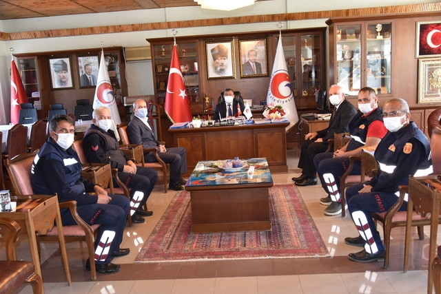 KAHRAMAN İTFAİYECİLERDEN BAŞKAN VELİ GÖK’E ZİYARET