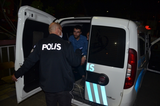 Kahramanmaraş'ta havaya ateş edilen araçtaki 4 kişi yakalandı