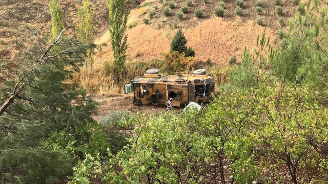Kahramanmaraş'ta zırhlı askeri araç devrildi: 4 yaralı