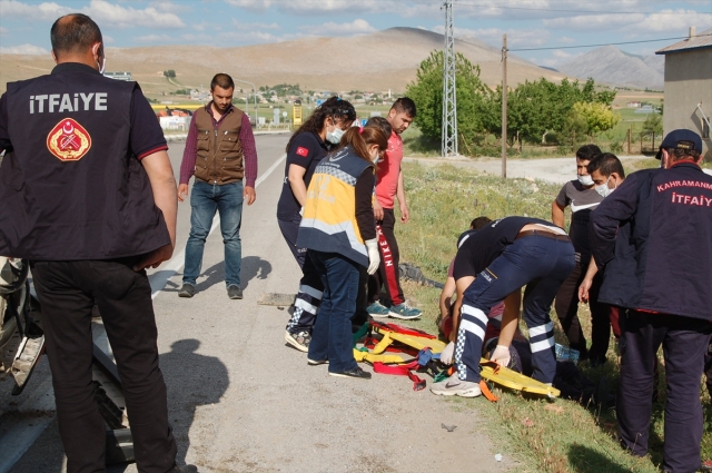 Kahramanmaraş'ta iki otomobil çarpıştı: 8 yaralı