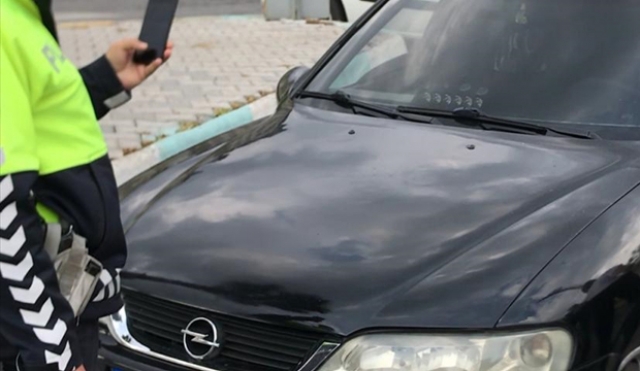 Kahramanmaraş'ta yetkisiz çakar kullanan sürücüye para cezası