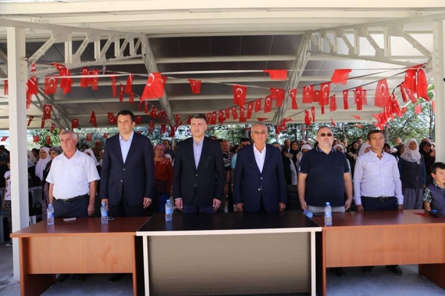 Kaş’ta ‘bal’ gibi şenlik  