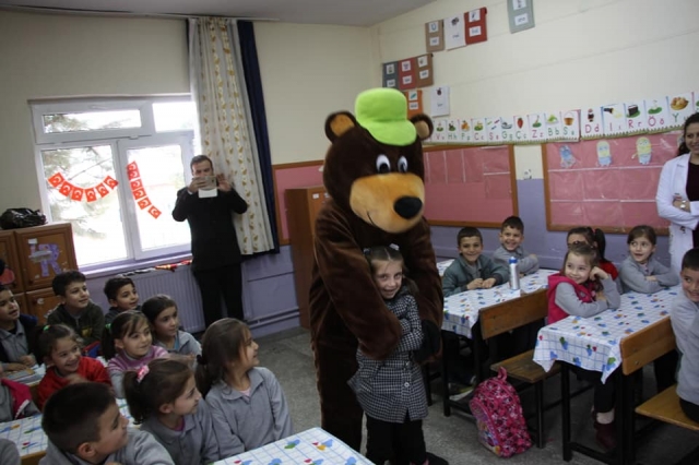 Kasabadaki öğrenciler Isparta'daki kitap fuarına gidecek!