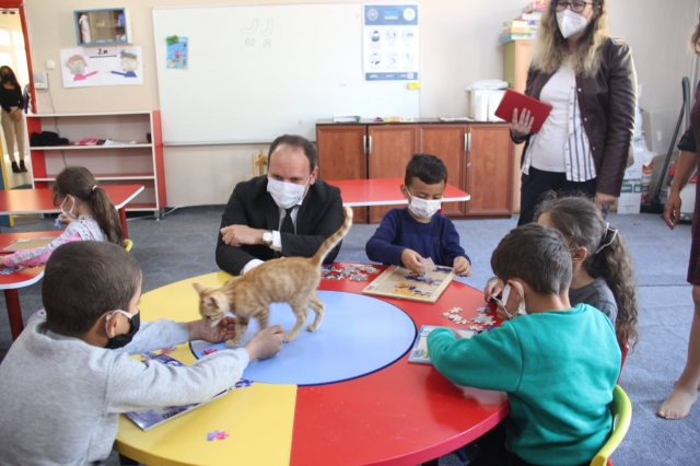 Kaymakam AKPINAR' dan Okul Ziyareti