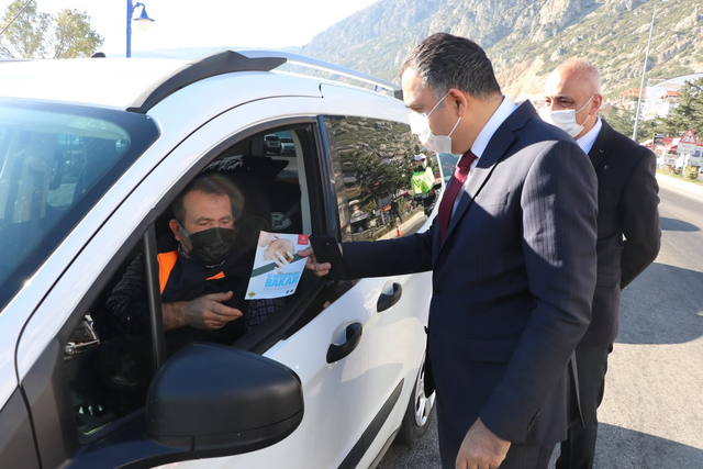 ​Kaymakam Çelik, Sürücülerde Emniyet Kemeri Kontrolü Yaptı