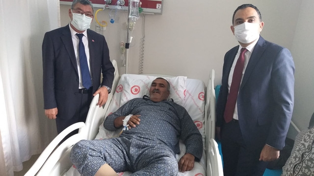 KAYMAKAM ÇELİK VE BAŞKAN GÖK HASTANEDE ZİYARET ETTİ
