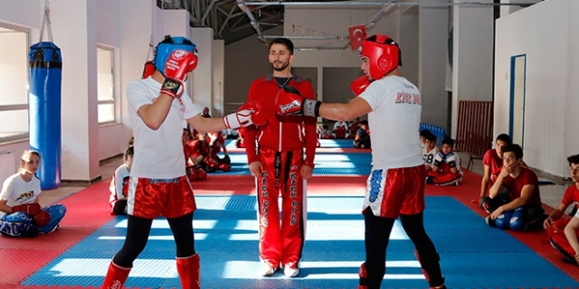 Kick boks sporcuları yaylada dünya şampiyonasına hazırlanıyor