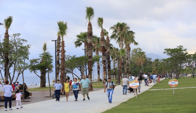 Konyaaltı Sahili yaşam merkezi oldu   