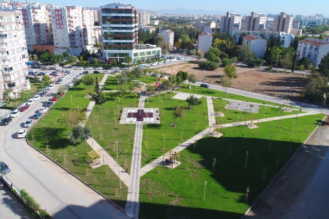  Konyaaltı Siteler Mahallesi’nde çocuk bahçesi hizmete açıldı 