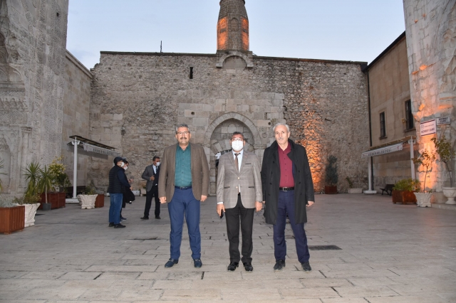 MALATYA DARENDE BELEDİYE BAŞKANI
İSA  ÖZKAN'DAN EĞİRDİR ZİYARET