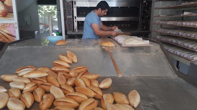 Manavgat’ta ekmeğe gece zammı 