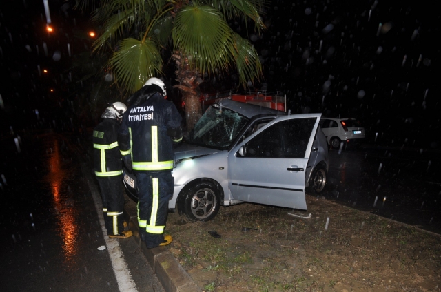 Manavgat’ta trafik kazaları: 2 yaralı   