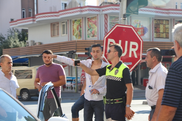 Manavgat'ta trafik kazası: 3 yaralı 